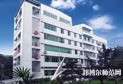 成都實(shí)驗(yàn)商貿(mào)幼兒師范管理學(xué)校2020年報(bào)名條件、招生要求、招生對(duì)象
