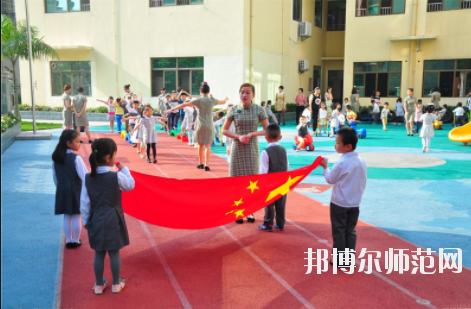 女生初中畢業上幼師學校